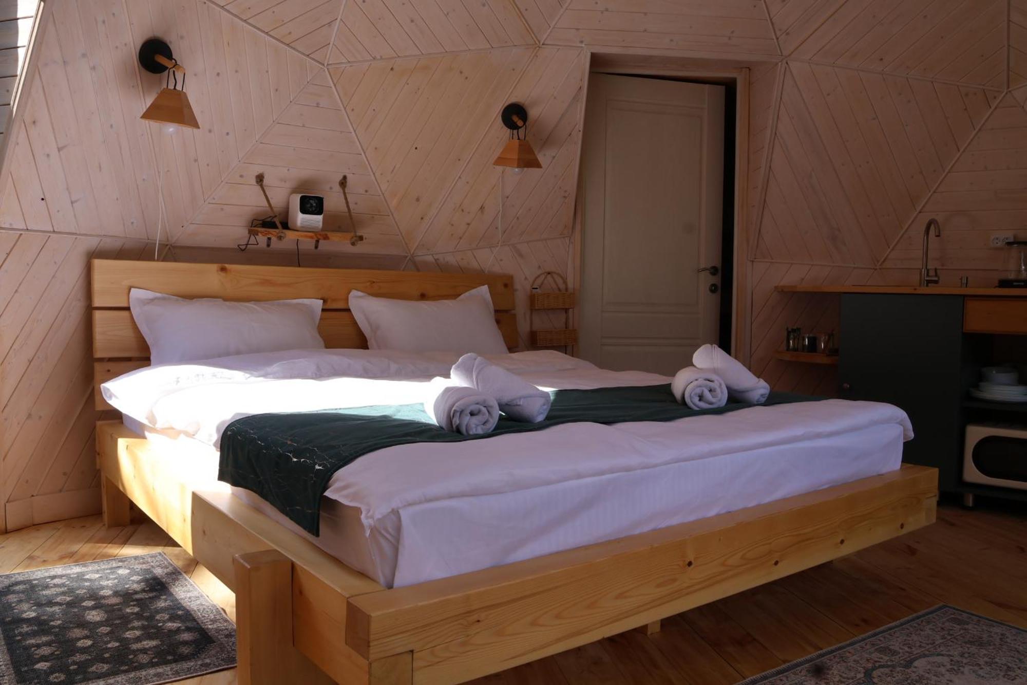 Glamping Emerald Stepantsminda Exterior photo